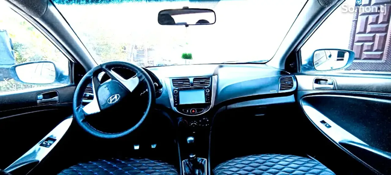 Hyundai Solaris 2016 · 1.4 MT