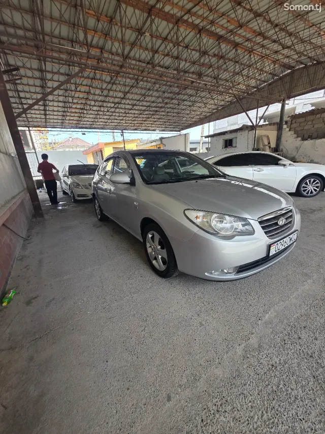 Hyundai Avante 2009 · 1.6 AT