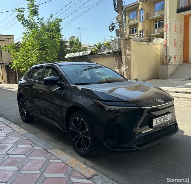 Toyota bZ4X 2023 · 3.0 AT