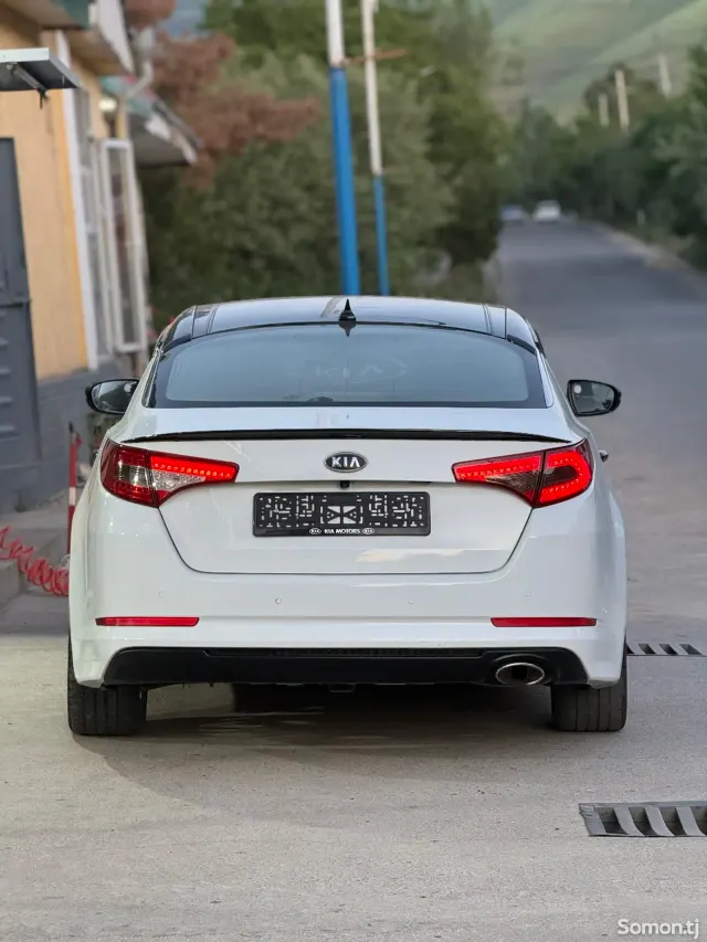 Kia K5 2010 · 2.0 AT