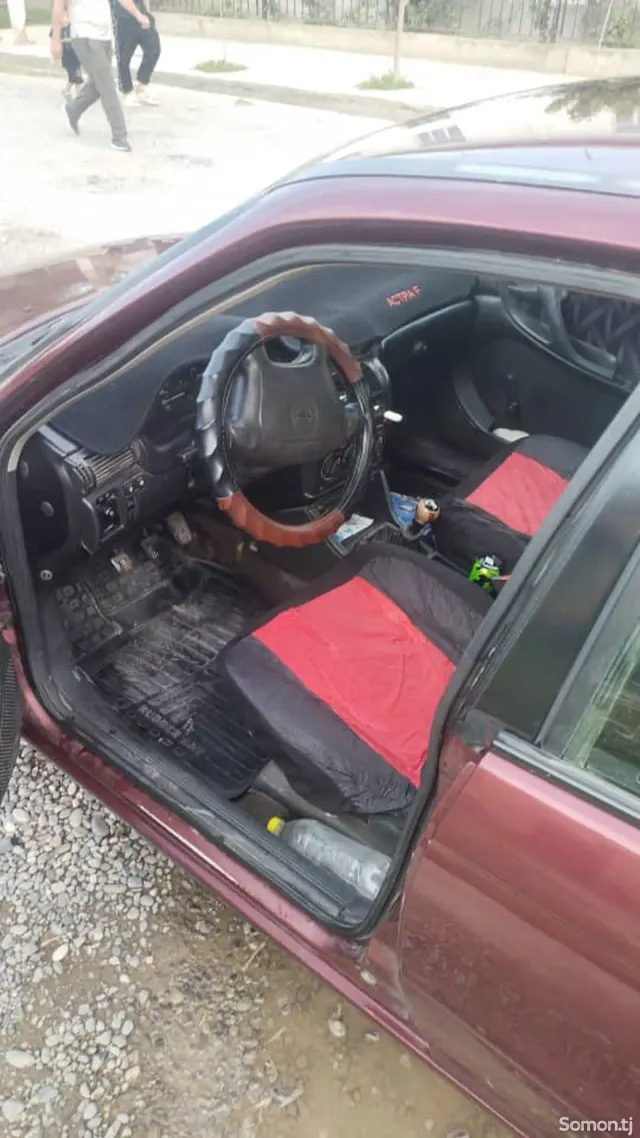 Opel Astra F 1996 · 1.6 MT