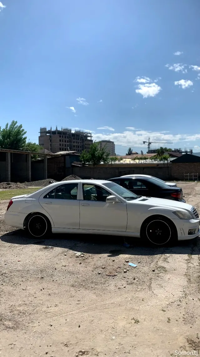 Mercedes-Benz S class 2000 · 3.2 AT
