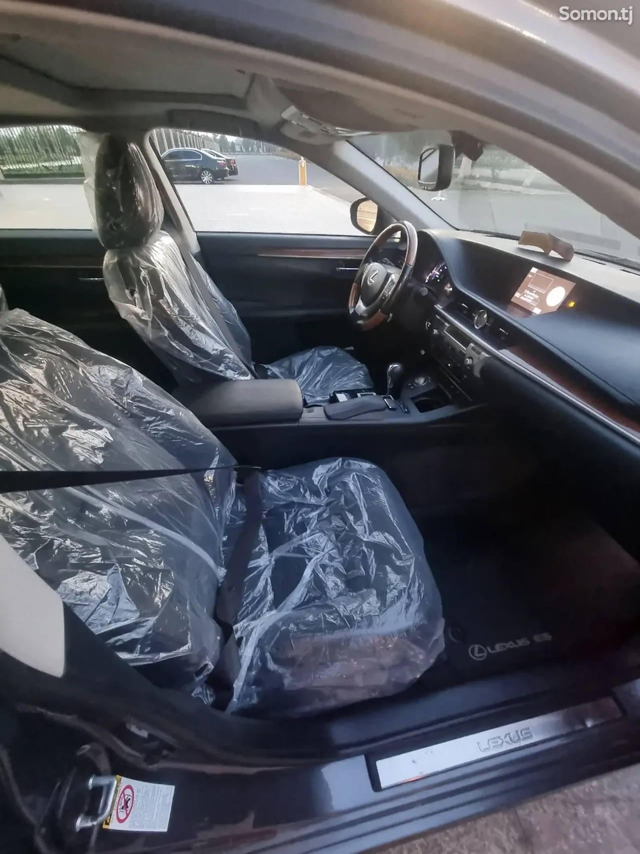 Lexus ES series 2014 · 2.5 AT