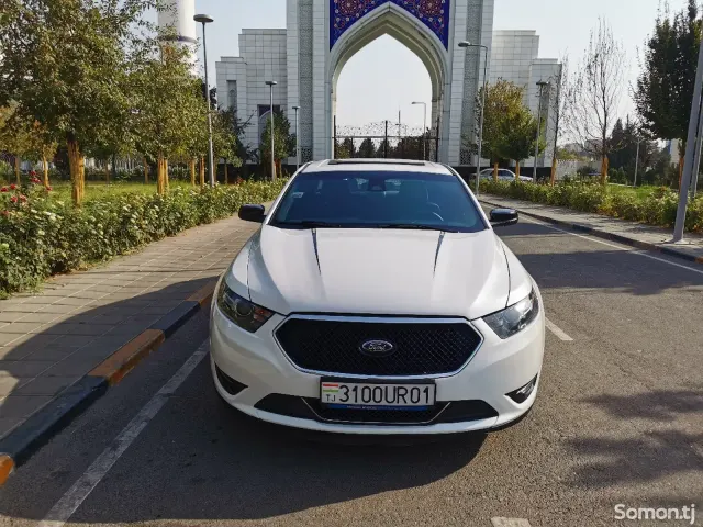 Ford Taurus 2017 · 3.5 AT