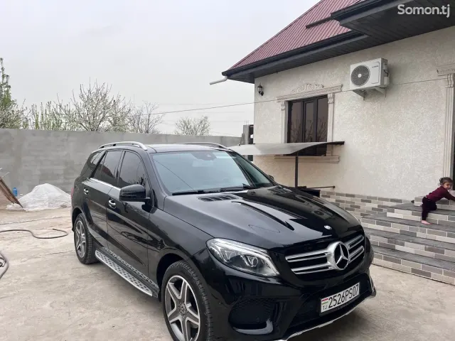 Mercedes-Benz GLE class 2016 · 3.0 AT