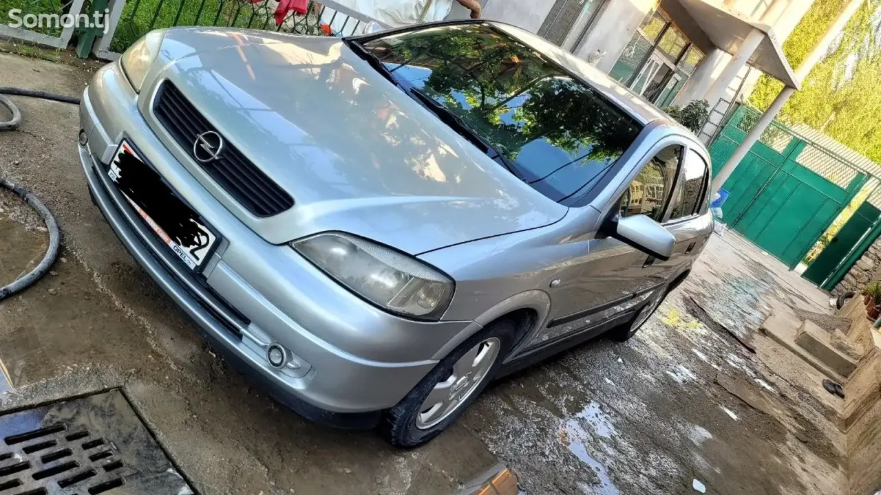 Opel Astra G 1999 · 1.6 MT