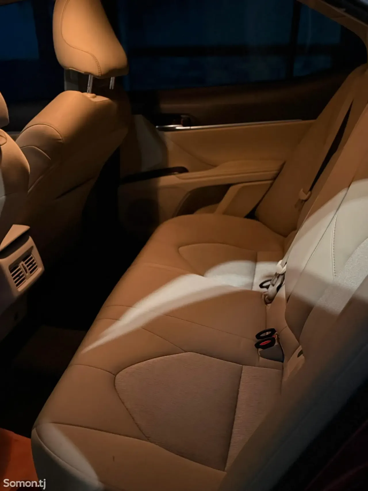 Toyota Camry 2018 · 2.5 AT
