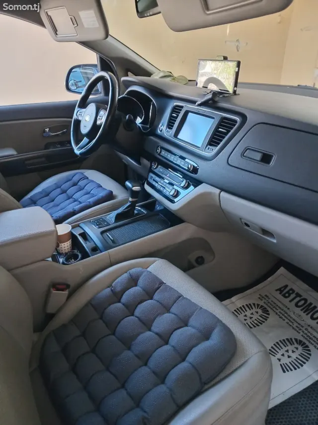 Kia Carnival 2016 · 2.2 AT
