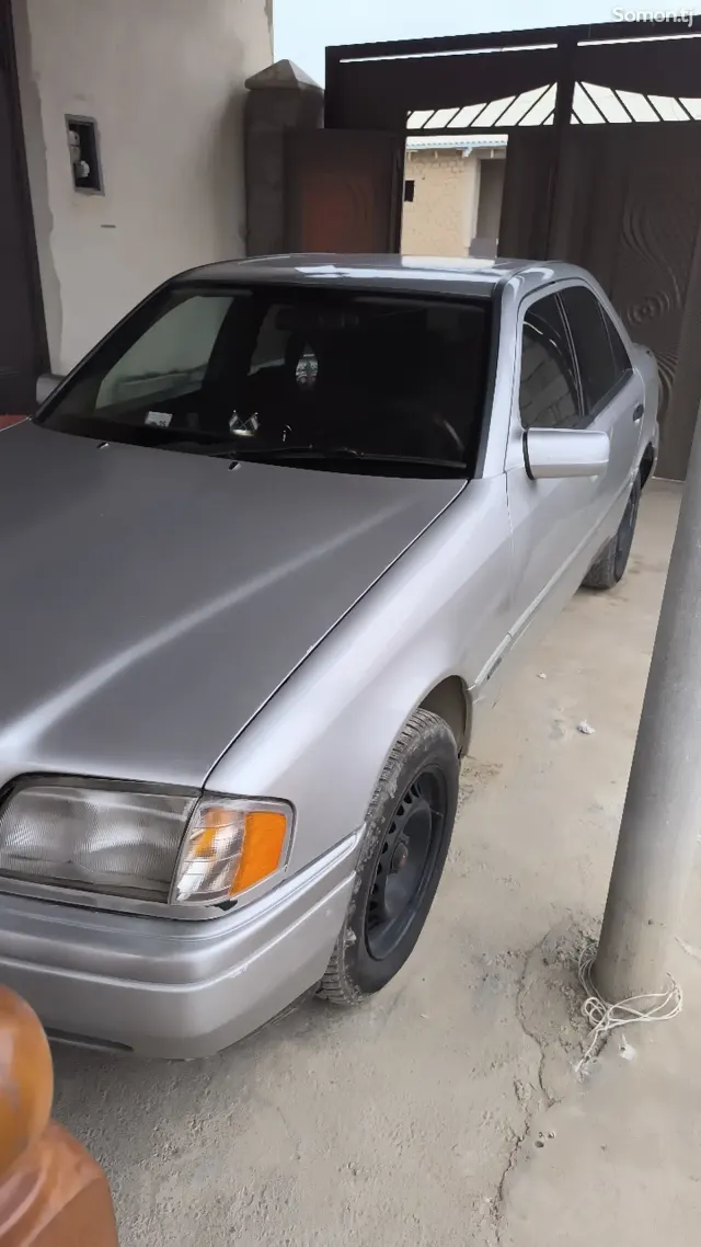 Mercedes-Benz C class 1994 · 1.8 MT