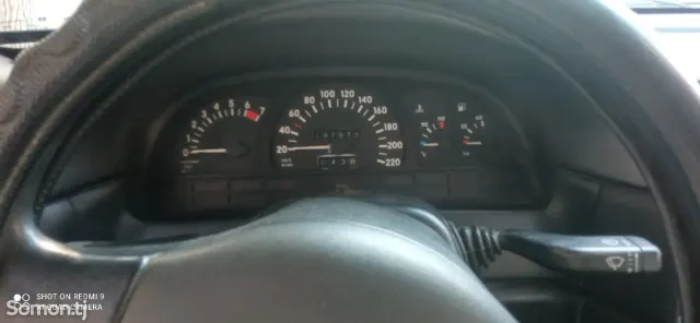 Opel Vectra A 1991 · 1.6 MT