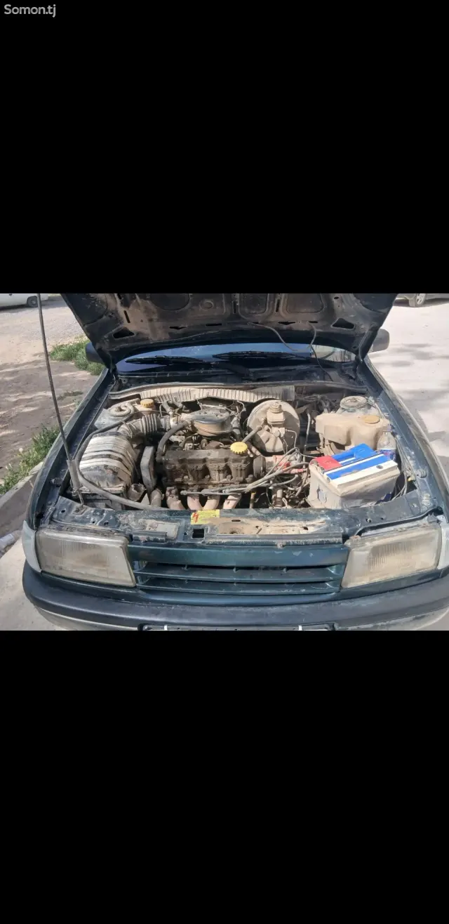 Opel Vectra A 1996 · 1.6 MT