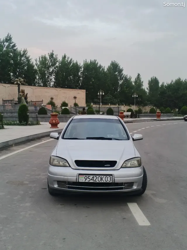 Opel Astra G 2000 · 1.8 AT