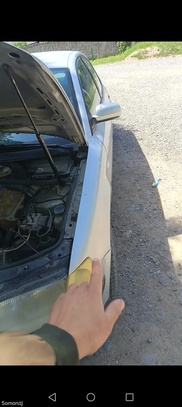 Volkswagen Passat 1997 · 1.6 MT