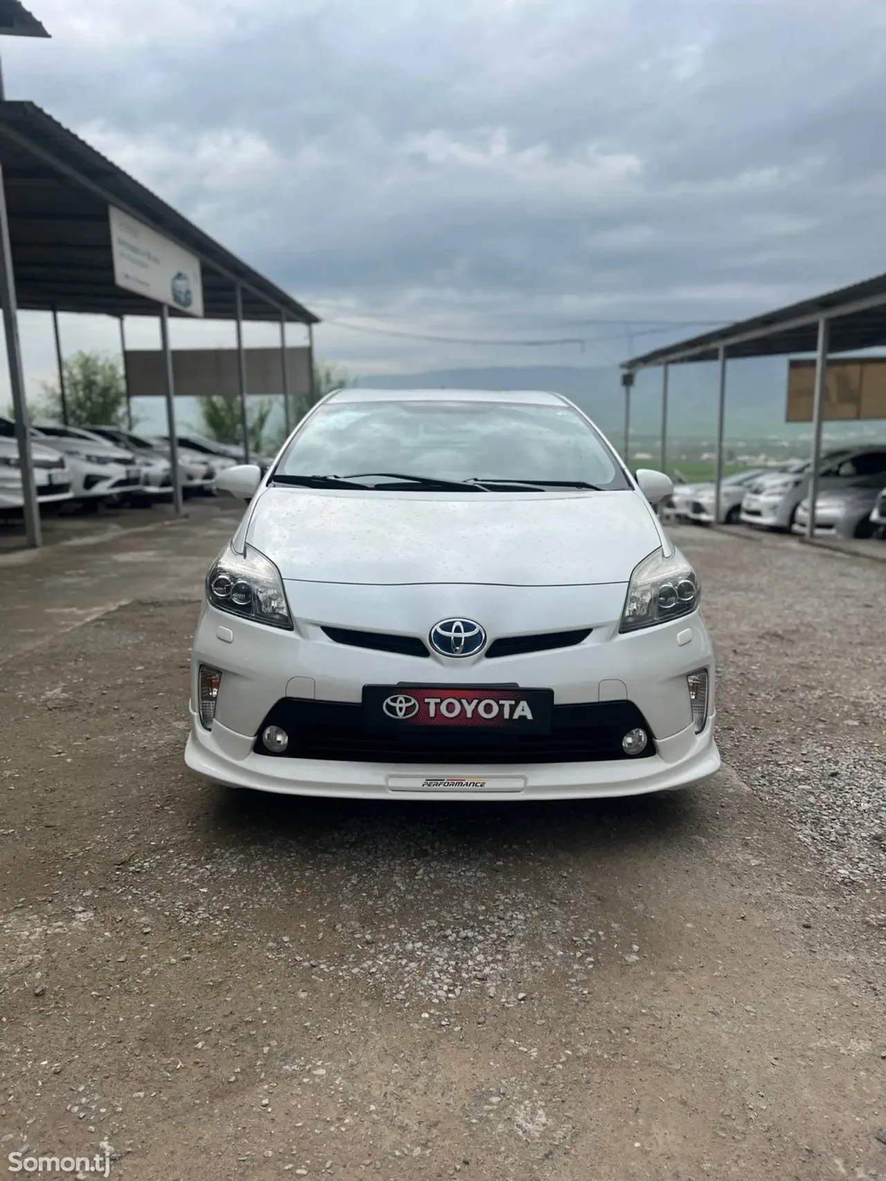 Toyota Prius 2014 · 1.8 AT
