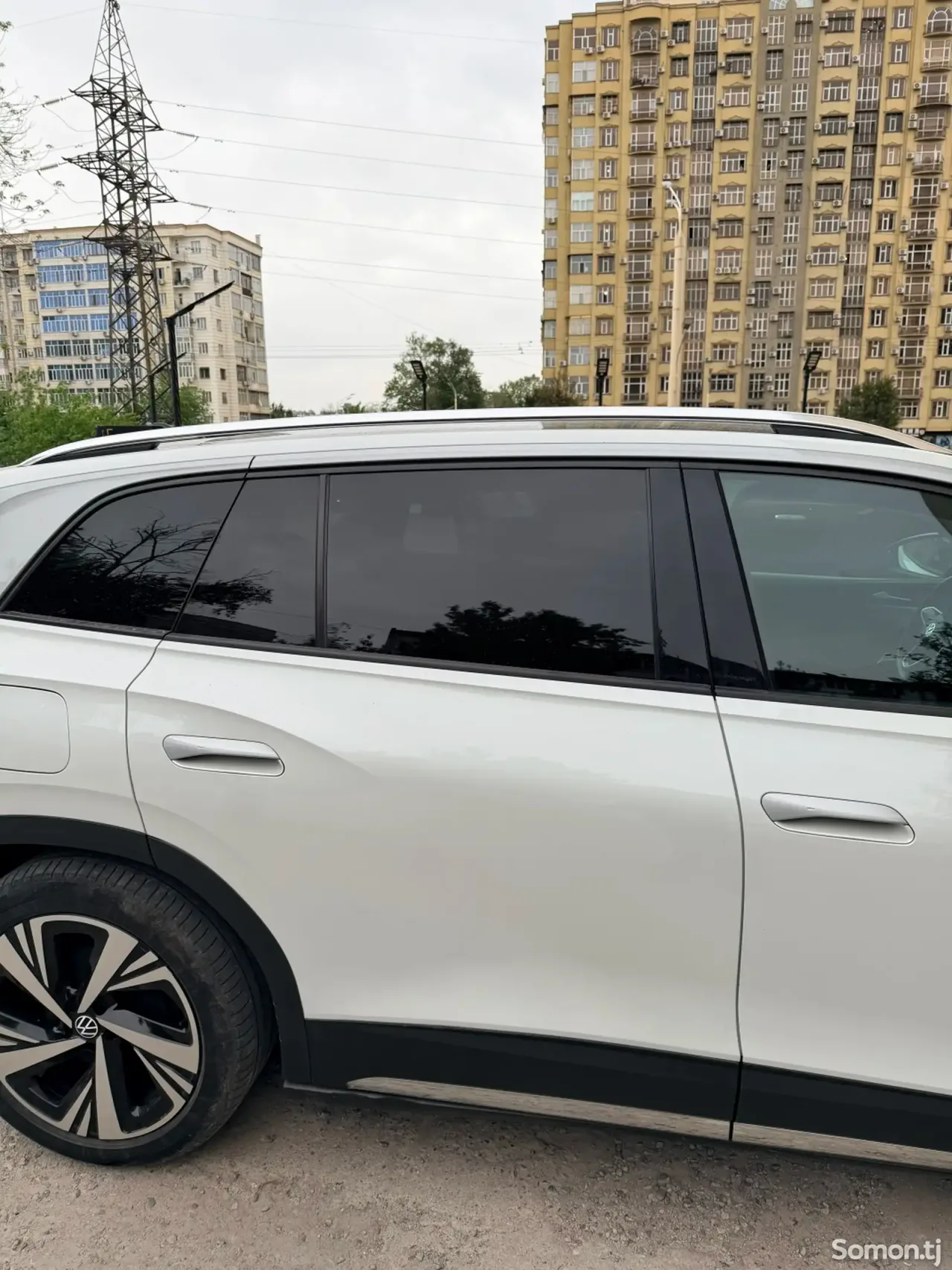 Volkswagen ID.6 2022 · AT
