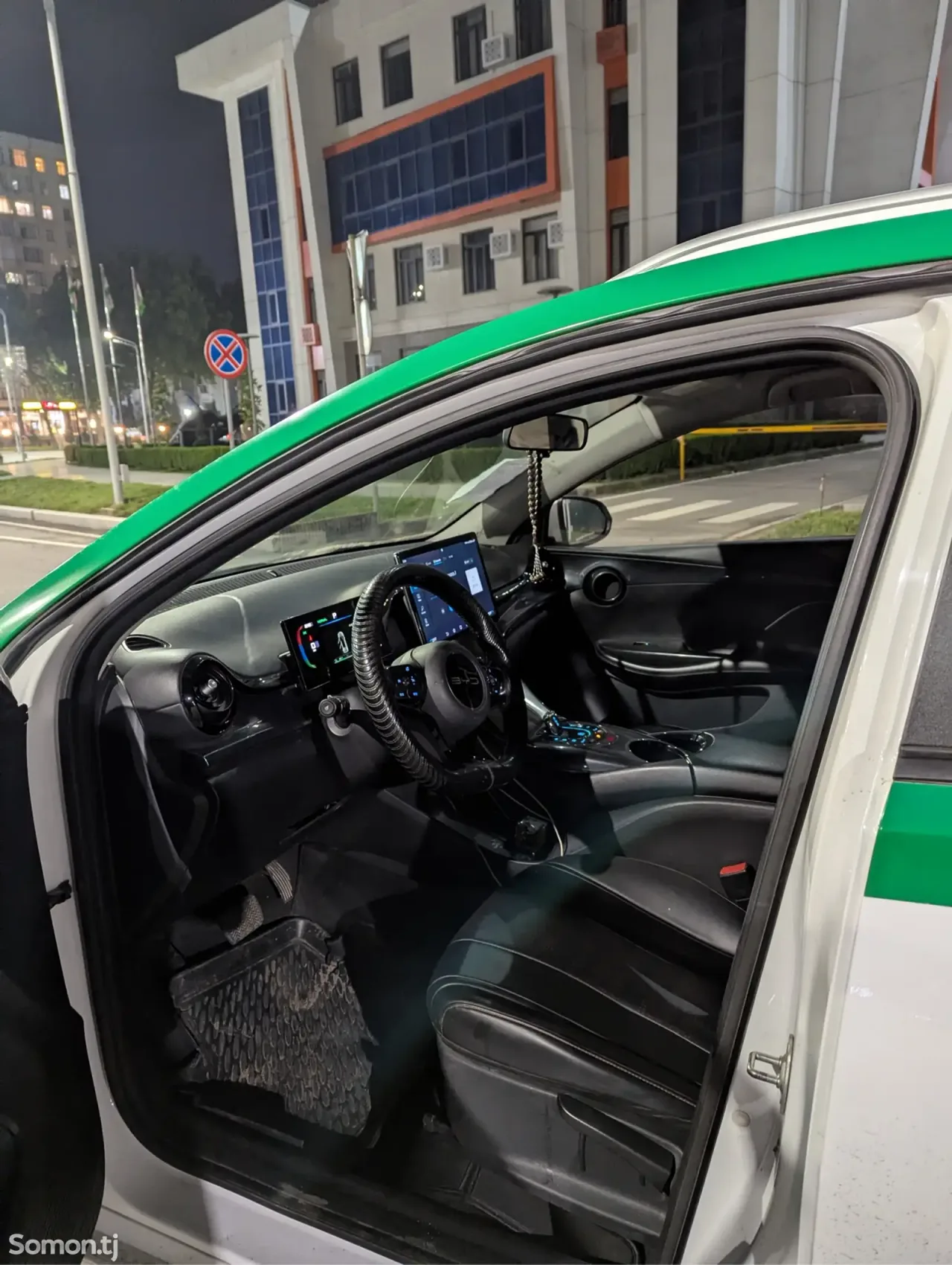BYD E2 2023 · 2.0 AMT