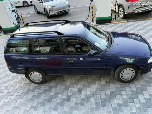 Opel Astra F 1997 · 1.6 MT