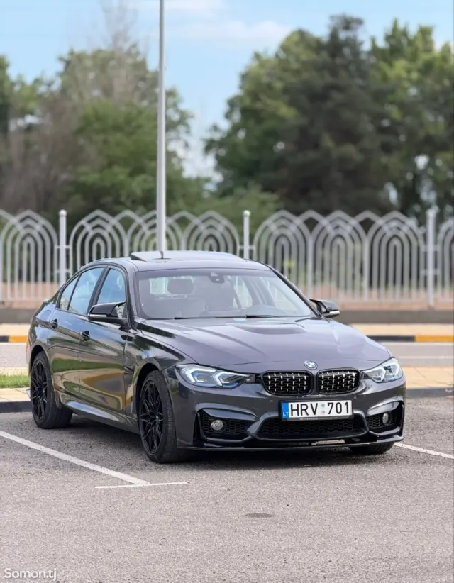 BMW 3 series 2017 · 5.2 AT