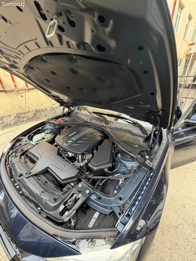 BMW 3 series 2013 · 2.0 AT