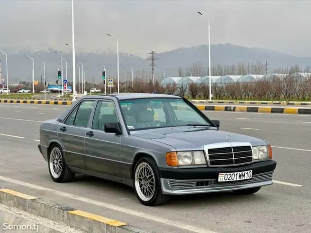 Mercedes-Benz W201 1991 · 2.3 AT