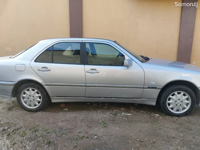 Mercedes-Benz C class 1999 · 2.0 MT