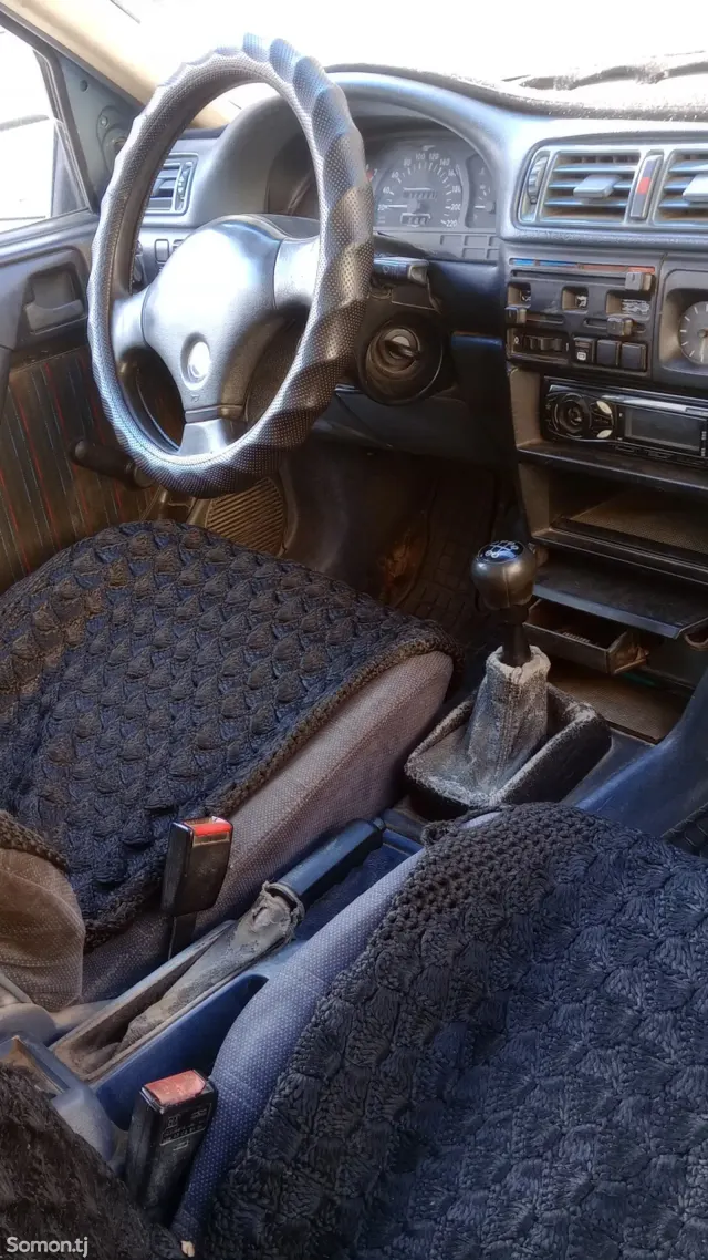 Opel Vectra A 1991 · 1.6 MT
