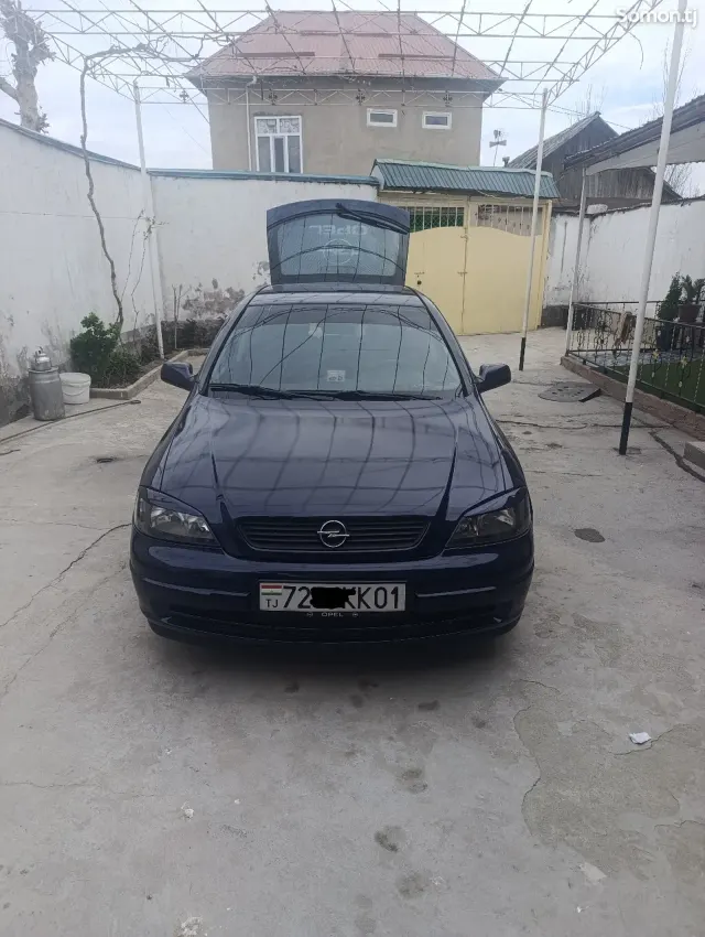 Opel Astra G 1999 · 1.6 MT