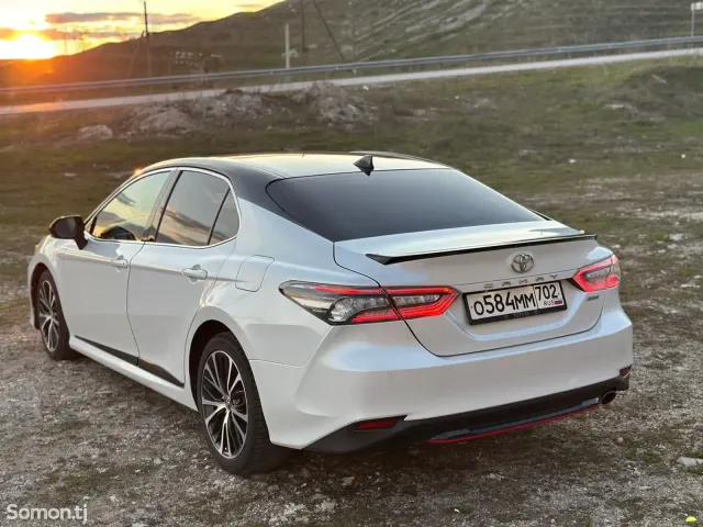 Toyota Camry 2020 · 2.5 AT