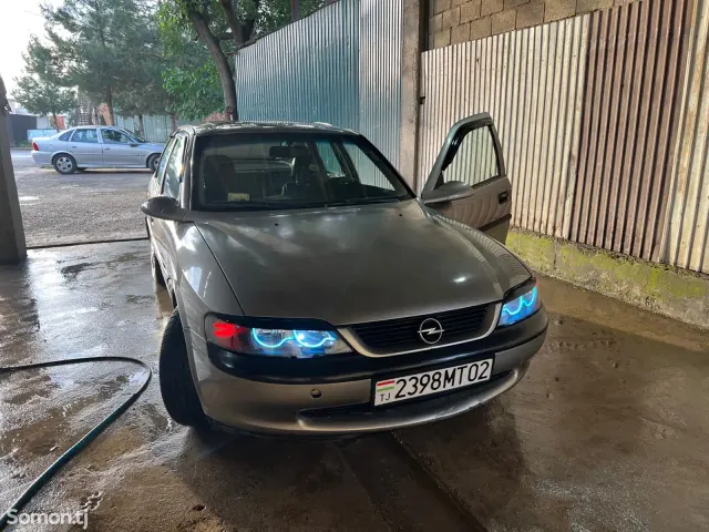 Opel Vectra B 1996 · 1.6 MT