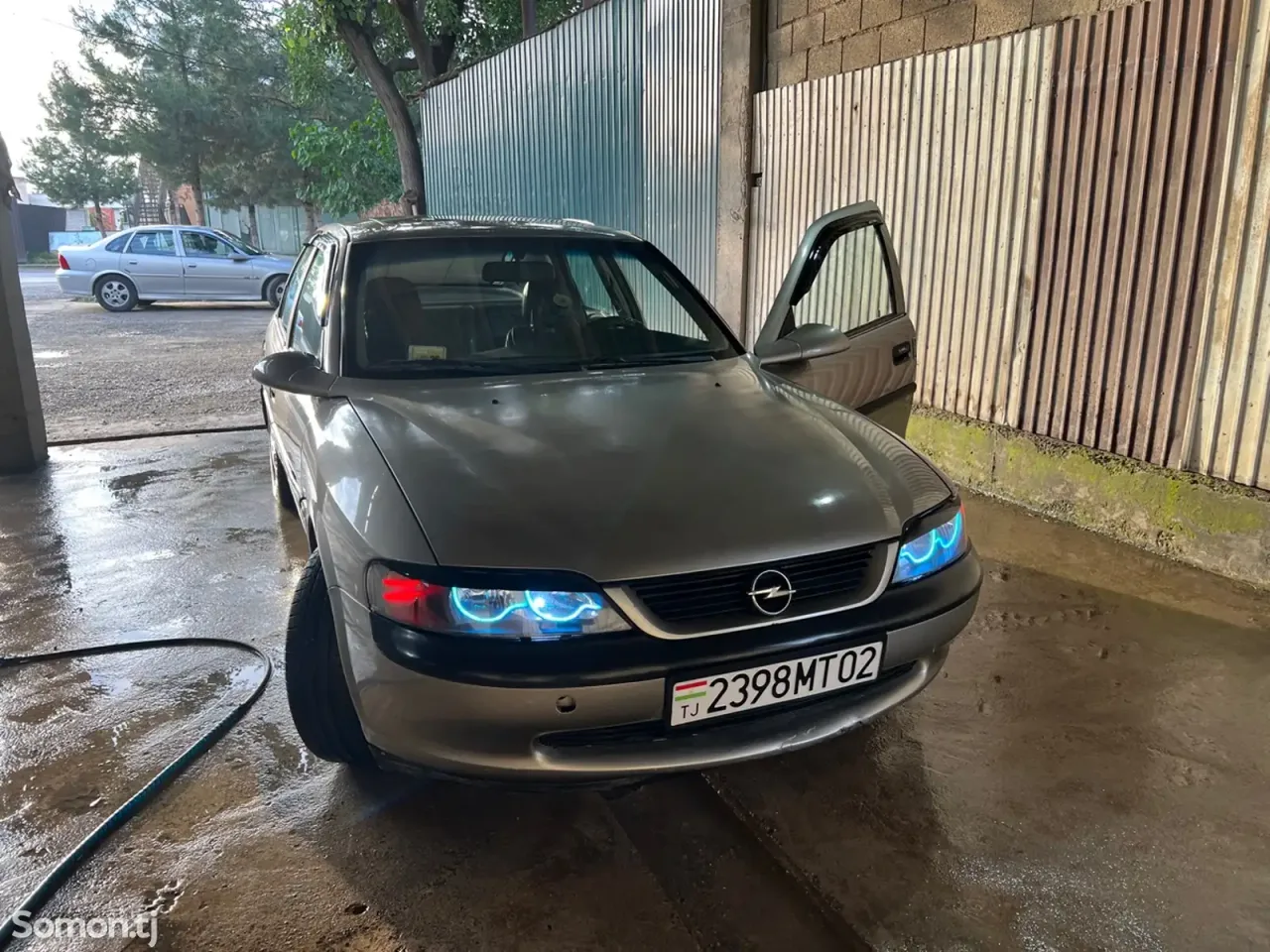 Opel Vectra B 1996 · 1.6 MT