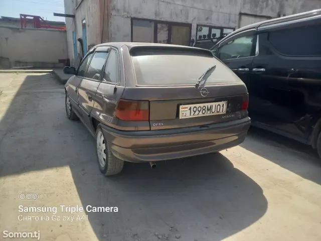 Opel Astra F 1997 · 1.6 MT