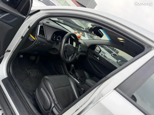 Hyundai Tucson 2015 · 2.0 AT