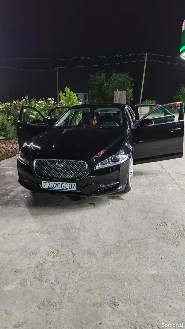 Jaguar Другая модель 2012 · 3.0 AT
