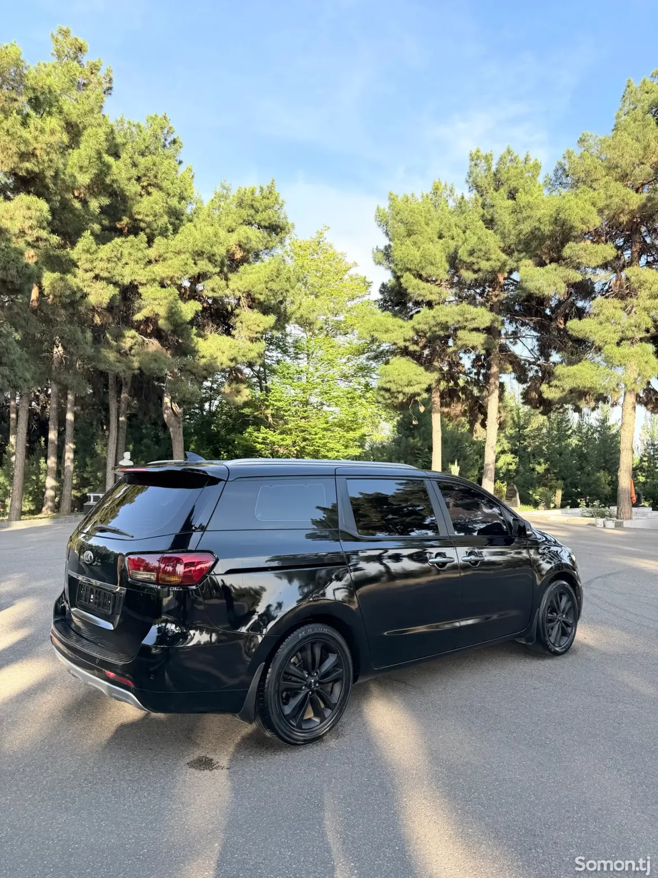 Kia Carnival 2015 · 2.2 AT