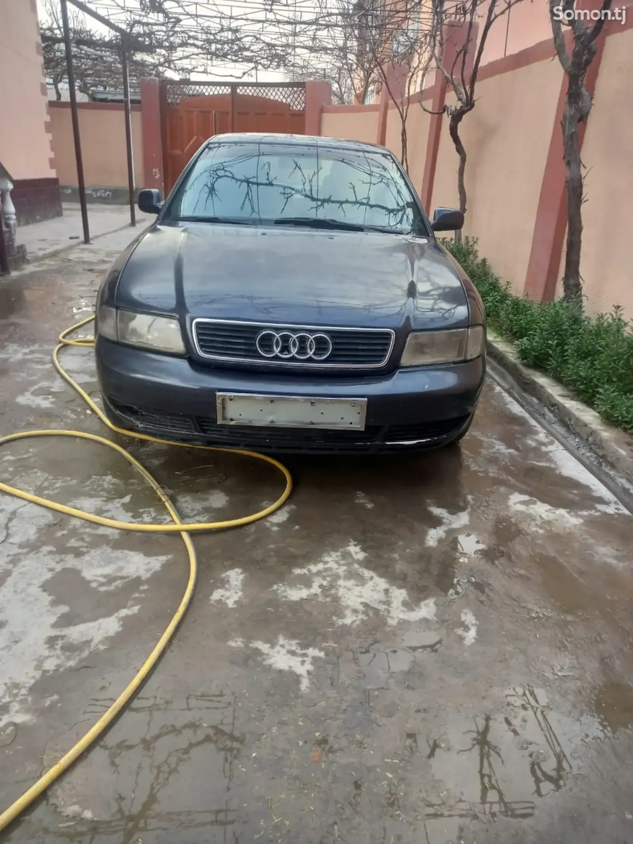 Audi A4 1998 · 1.8 MT
