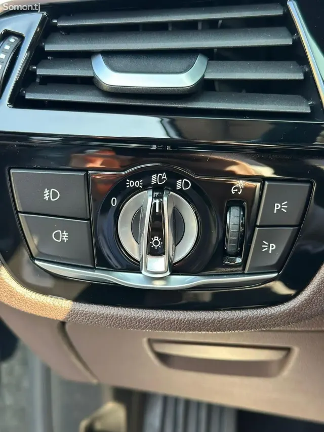 BMW 5 series 2019 · 2.0 AT