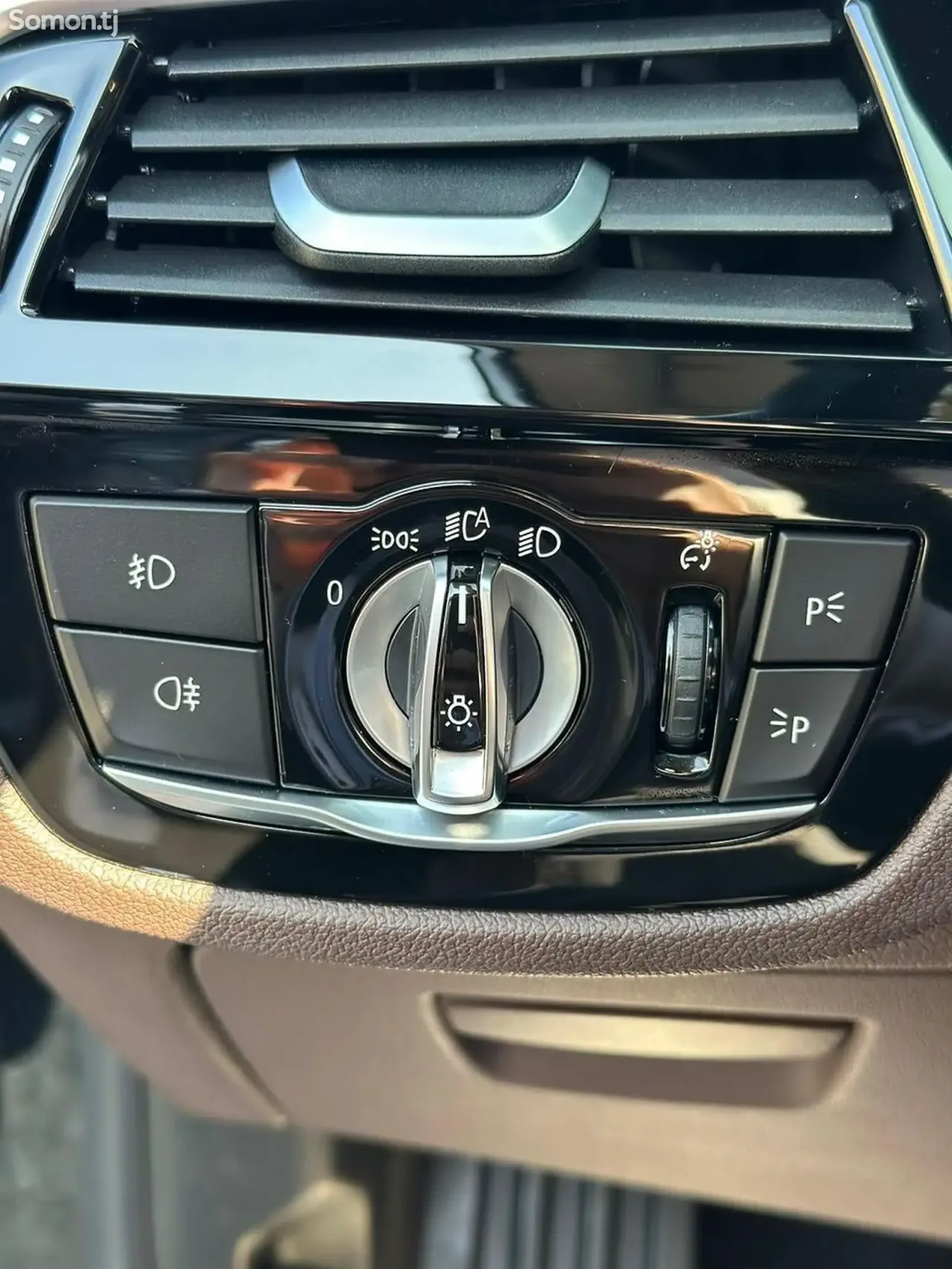 BMW 5 series 2019 · 2.0 AT