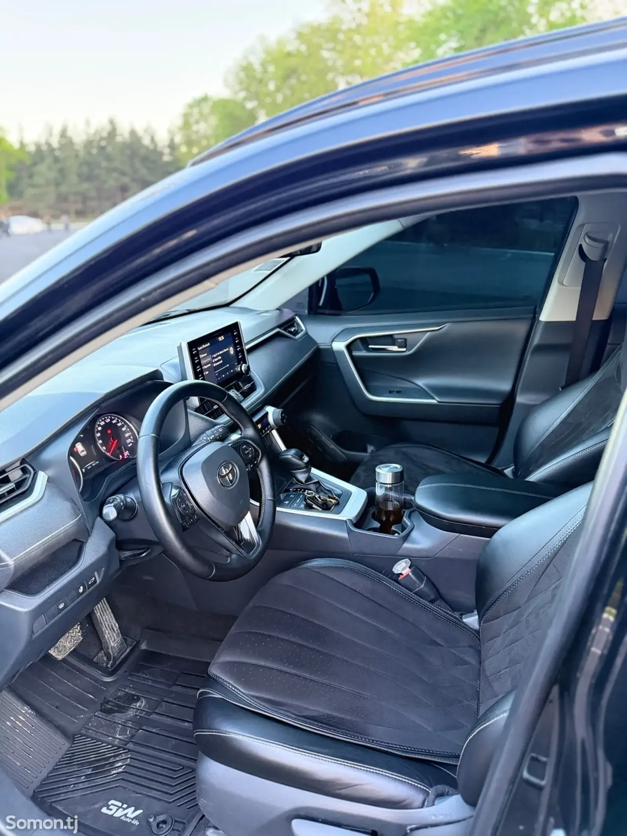Toyota RAV 4 2020 · 2.5 AT