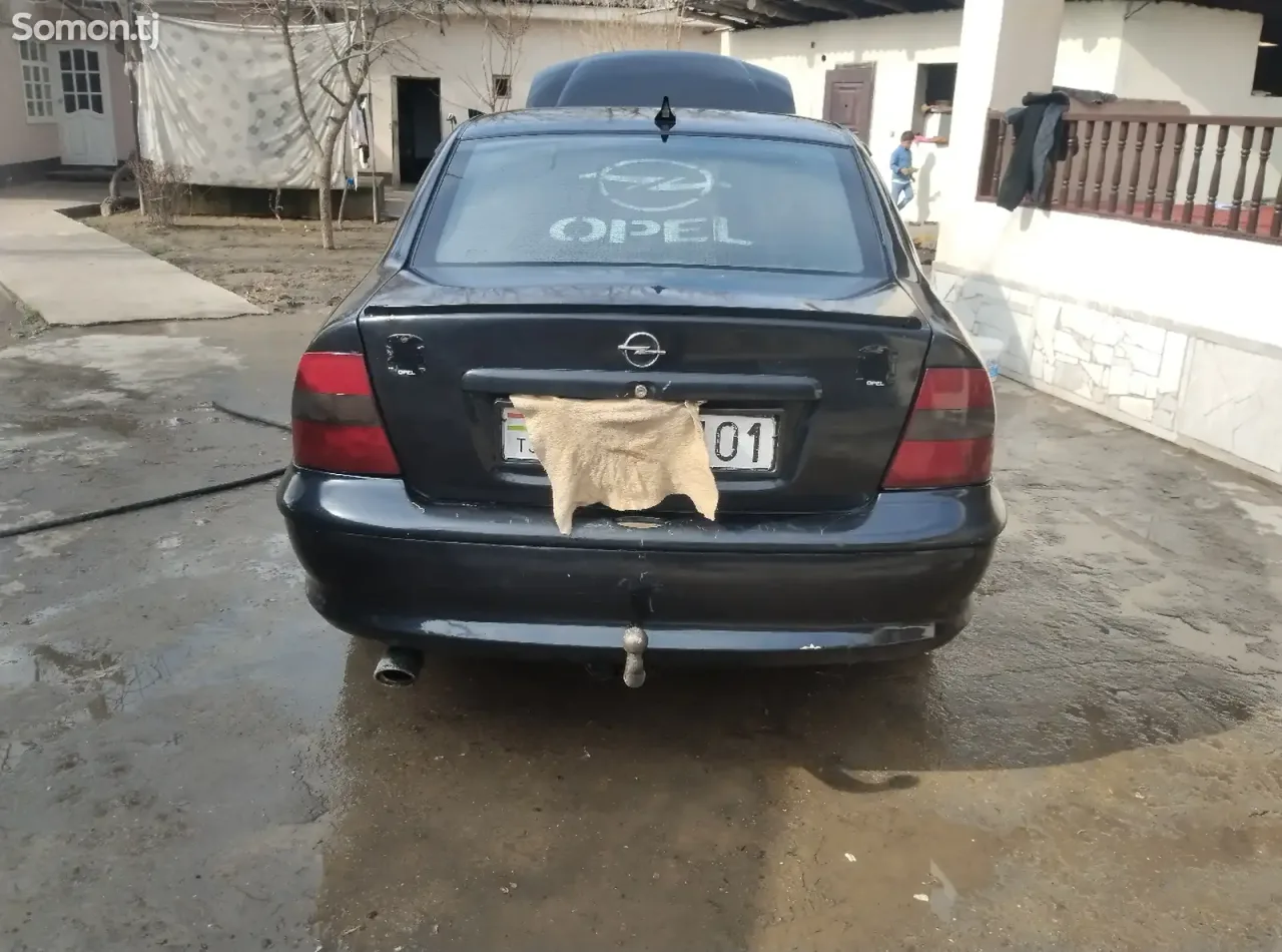 Opel Vectra B 1996 · 1.6 MT