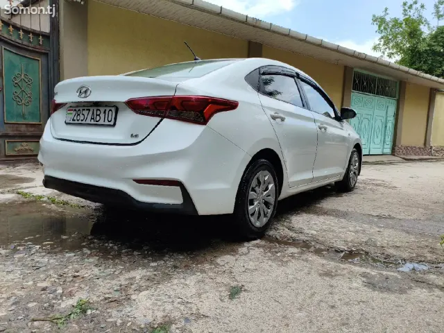 Hyundai Accent 2018 · 1.6 AT