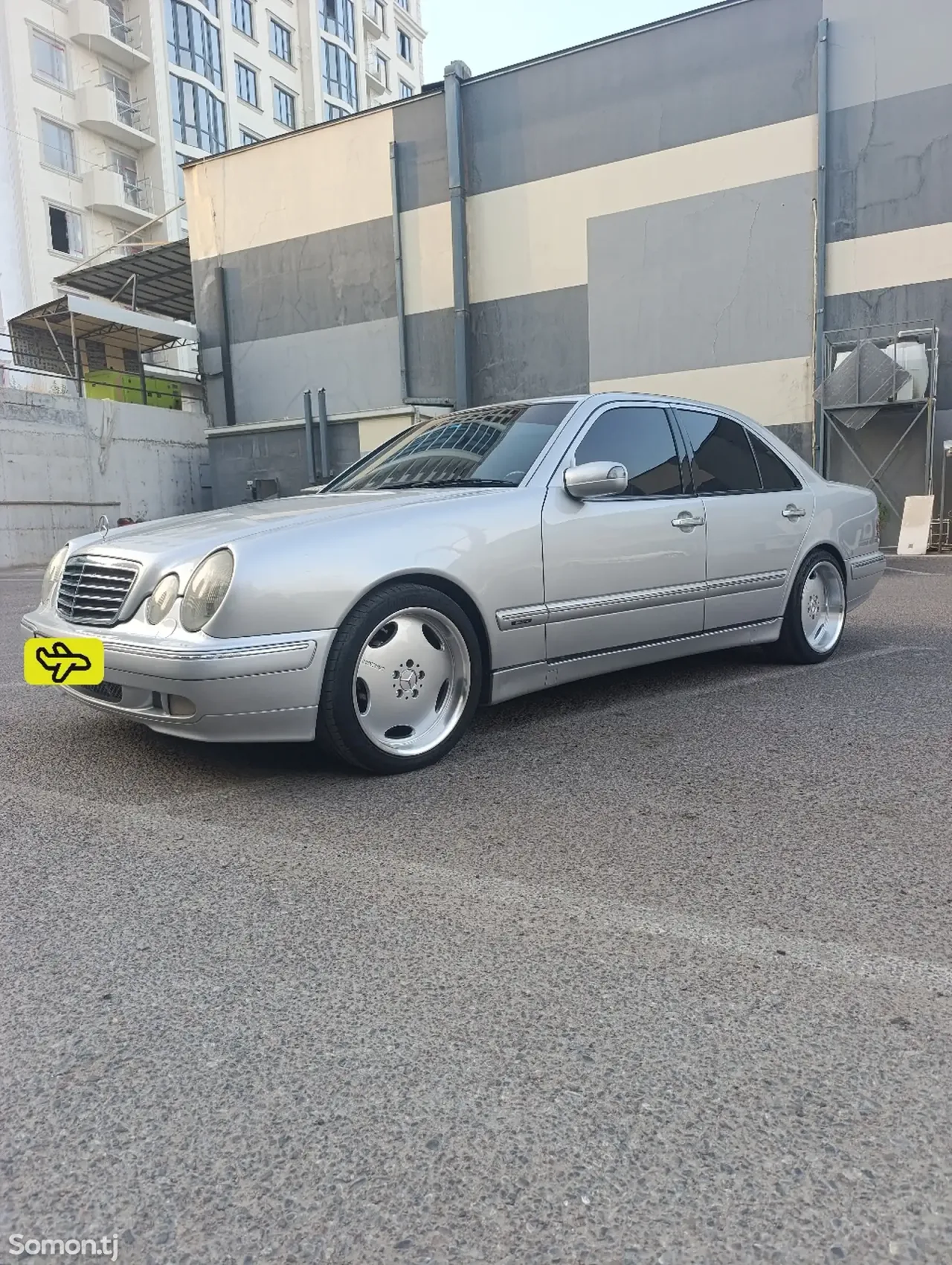 Mercedes-Benz E class 2001 · 3.2 AT