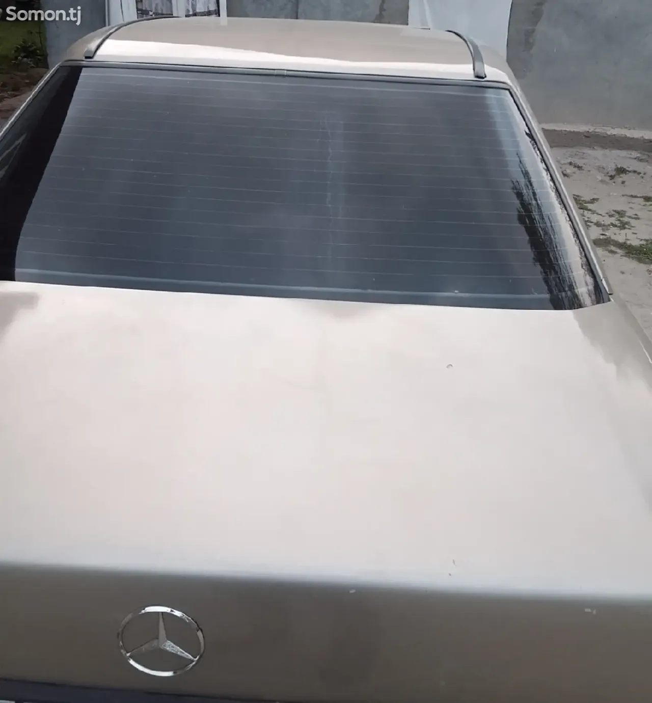 Mercedes-Benz W124 1989 · 2.0 MT