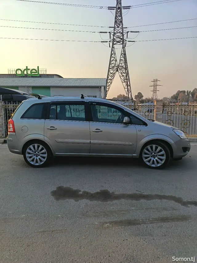 Opel Zafira 2008 · 1.8 MT