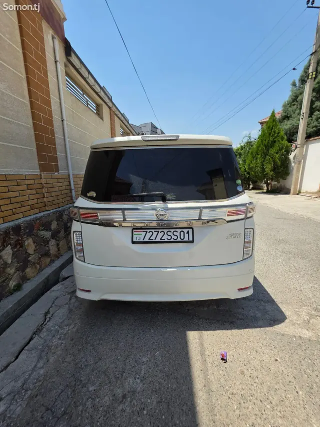 Nissan Elgrand 2014 · 2.5 AT