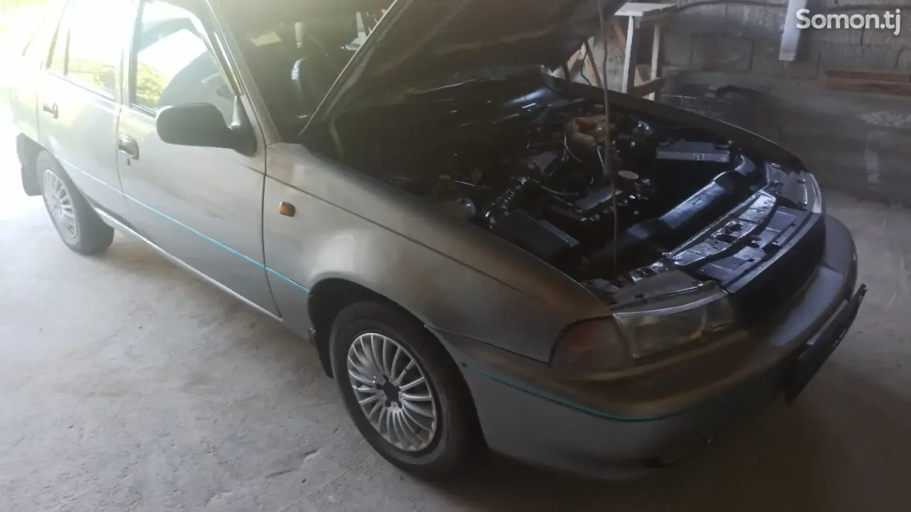 Daewoo Nexia 1995 · 1.6 MT