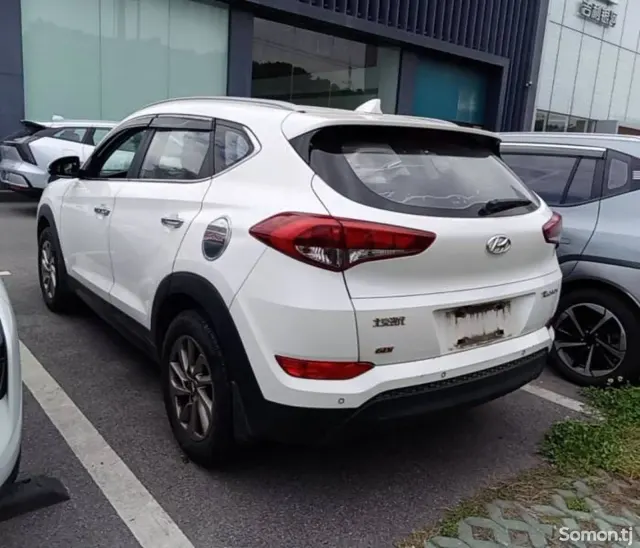 Hyundai Tucson 2015 · 2.0 AT