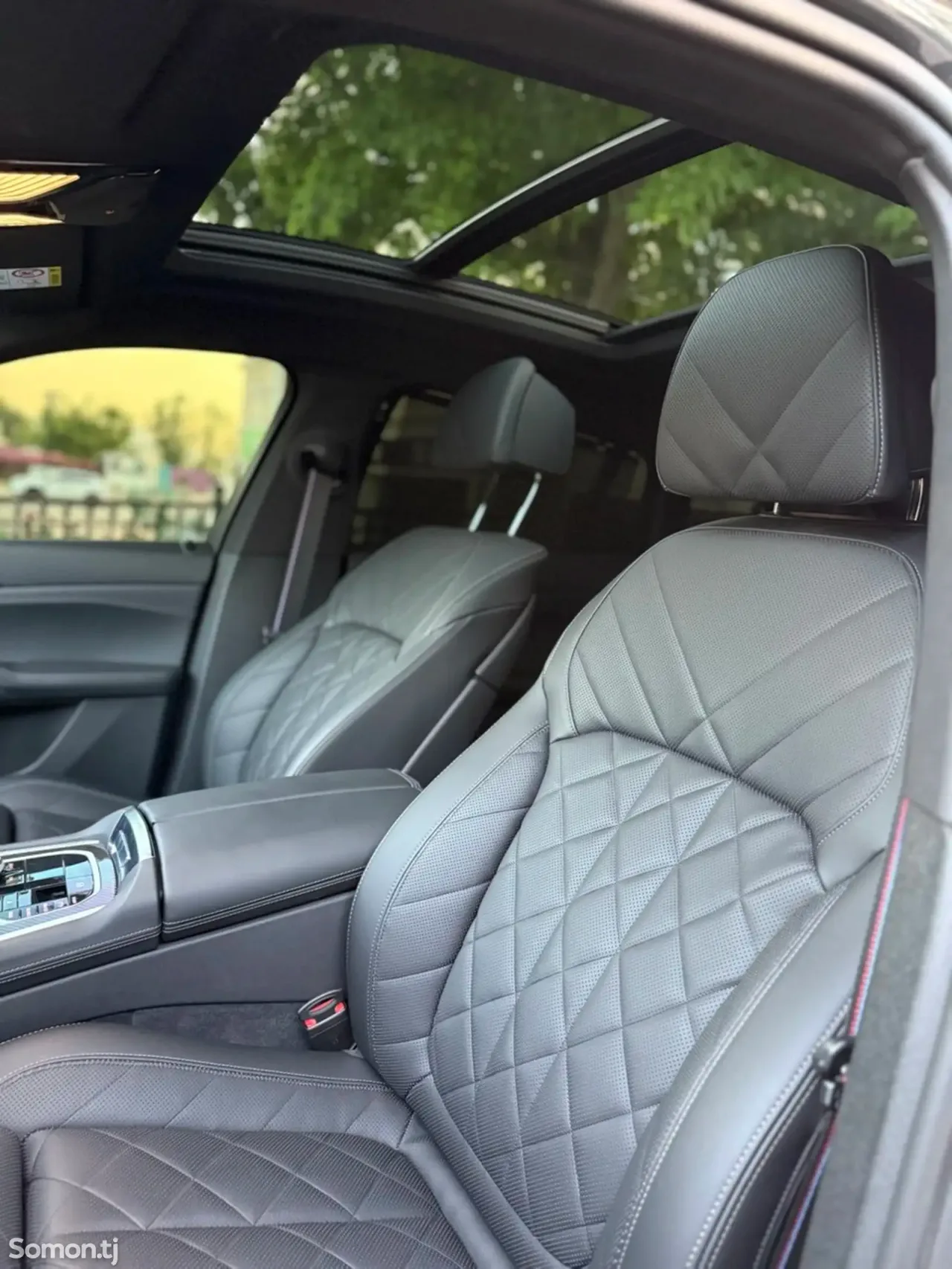 BMW X6 2025 · 4.0 AT