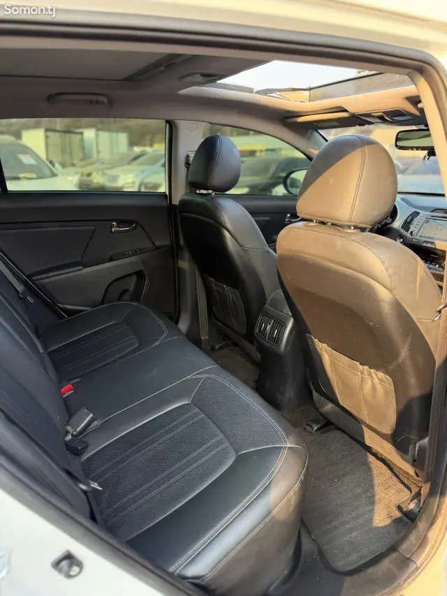 Kia Sportage 2015 · 2.0 AT