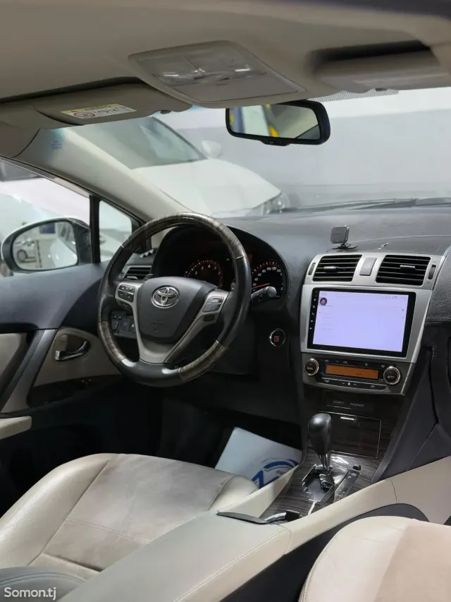 Toyota Avensis Verso 2014 · 2.0 AT