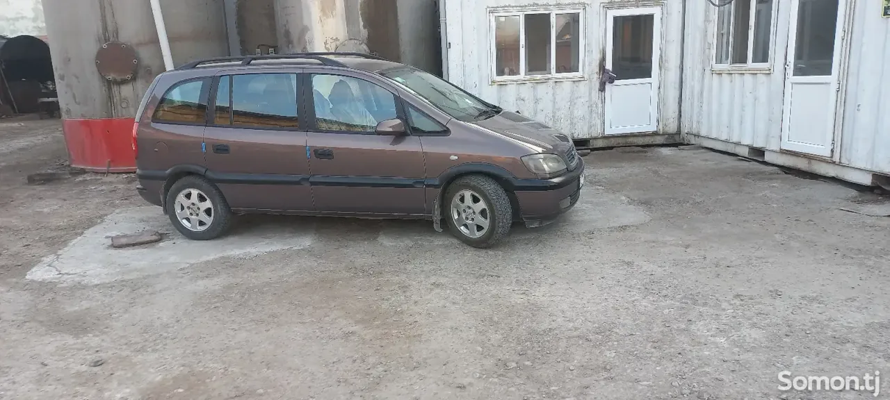Opel Zafira 2000 · 1.8 MT